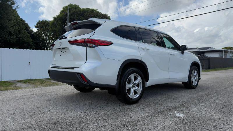 2022 Toyota Highlander L