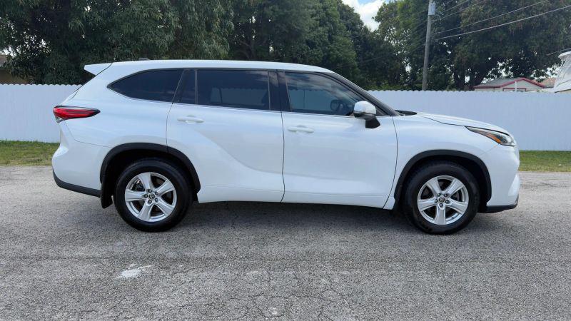 2022 Toyota Highlander L