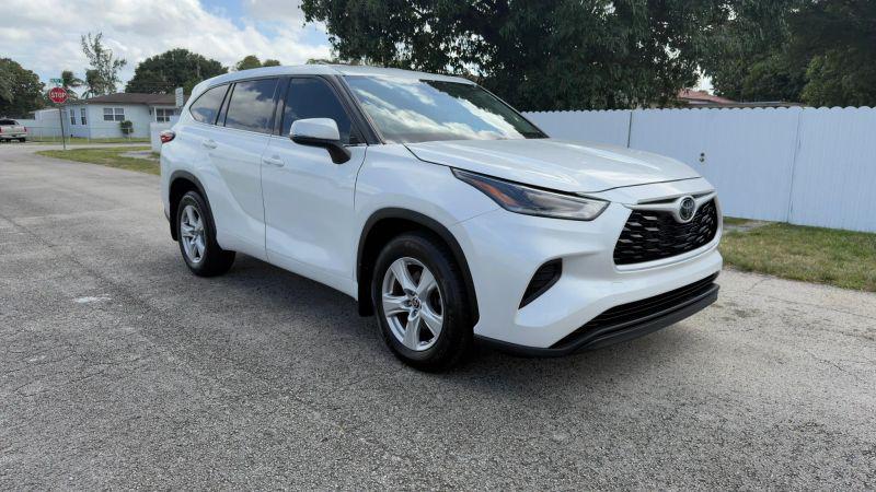 2022 Toyota Highlander L for sale in Miami, FL