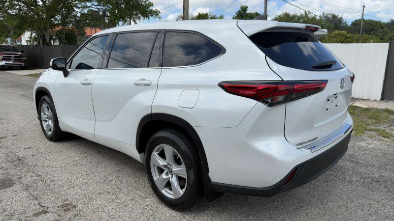 2022 Toyota Highlander L