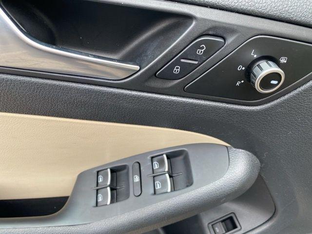 2012 Volkswagen Jetta 2.5L SEL Premium