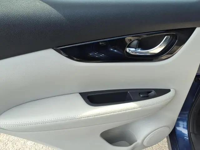 2022 Nissan Rogue Sport SL AWD Xtronic CVT
