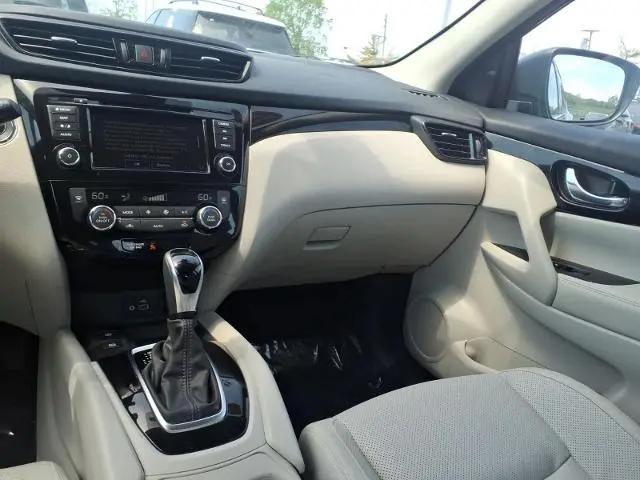 2022 Nissan Rogue Sport SL AWD Xtronic CVT