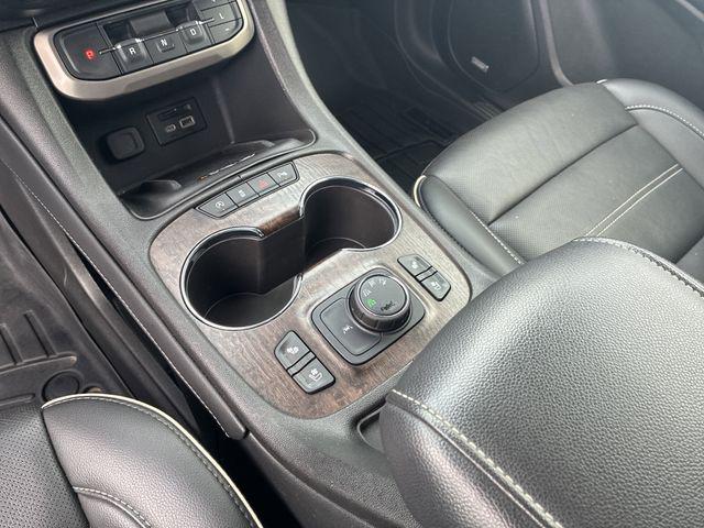 2023 GMC Acadia AWD Denali
