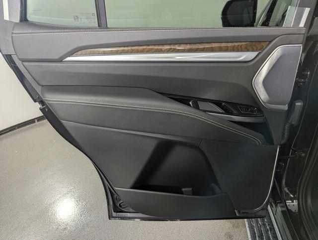 2025 Cadillac Escalade Premium Luxury Platinum