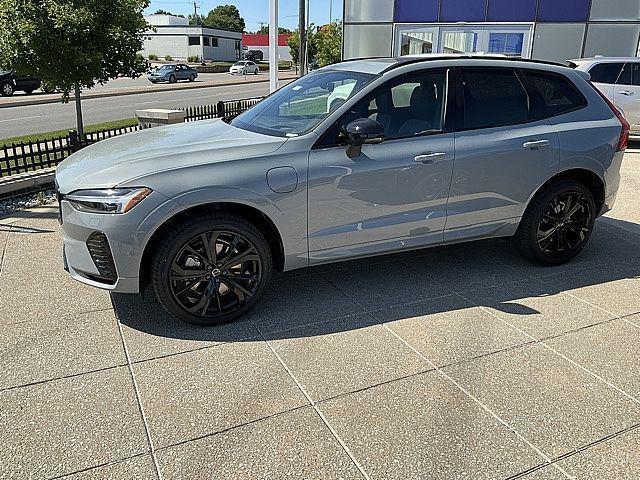 2026 Volvo XC60 Plug-In Hybrid Black Edition Ultra, T8 AWD Electric/Gasoline, Dark