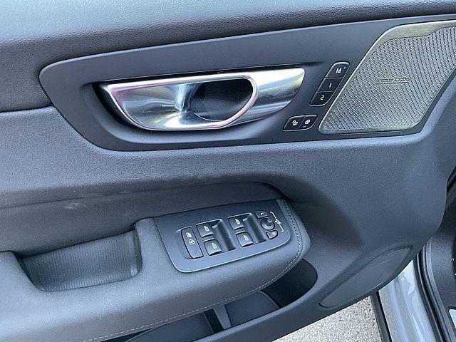 2026 Volvo XC60 Plug-In Hybrid Black Edition Ultra, T8 AWD Electric/Gasoline, Dark