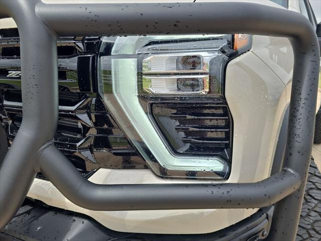 2026 Chevrolet Silverado 2500HD Crew Cab, Standard Bed, XR2, 4WD