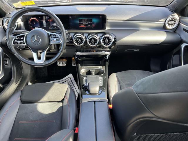 2022 Mercedes-Benz A 220 4MATIC