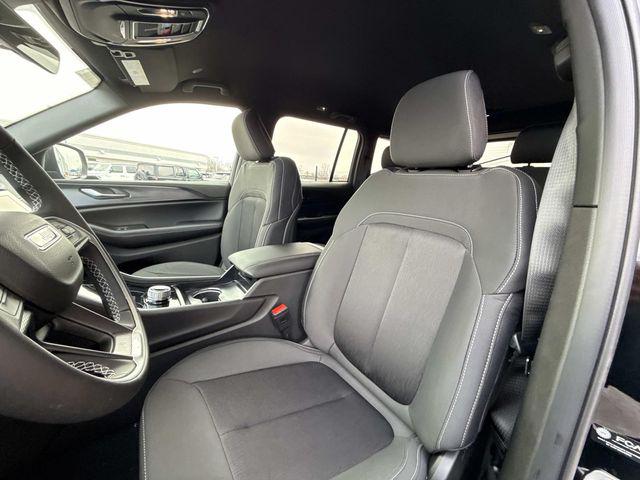 2026 Jeep Grand Cherokee Laredo 4x4