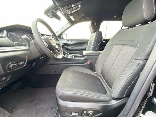 2026 Jeep Grand Cherokee Laredo 4x4