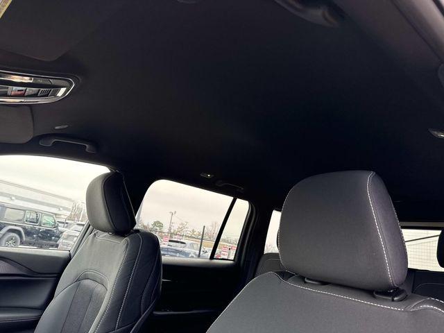 2026 Jeep Grand Cherokee Laredo 4x4