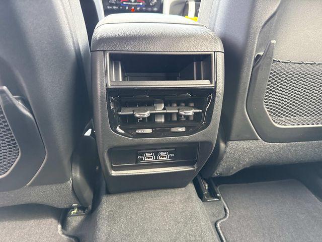 2026 Jeep Grand Cherokee Laredo 4x4