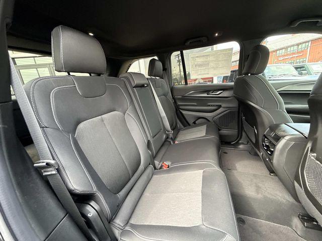 2026 Jeep Grand Cherokee Laredo 4x4