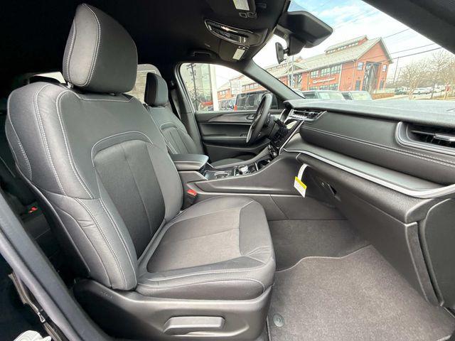 2026 Jeep Grand Cherokee Laredo 4x4