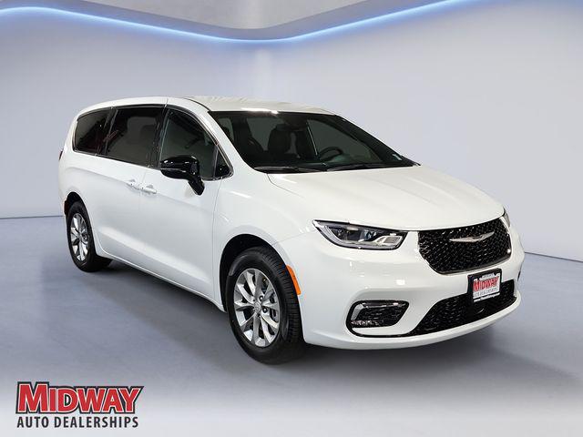 2026 Chrysler Pacifica Select AWD