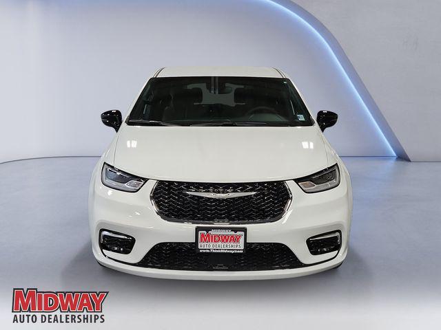 2026 Chrysler Pacifica Select AWD
