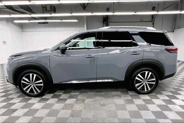 2025 Nissan Pathfinder Platinum 4WD