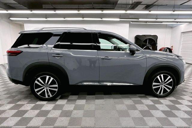 2025 Nissan Pathfinder Platinum 4WD