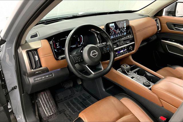 2025 Nissan Pathfinder Platinum 4WD