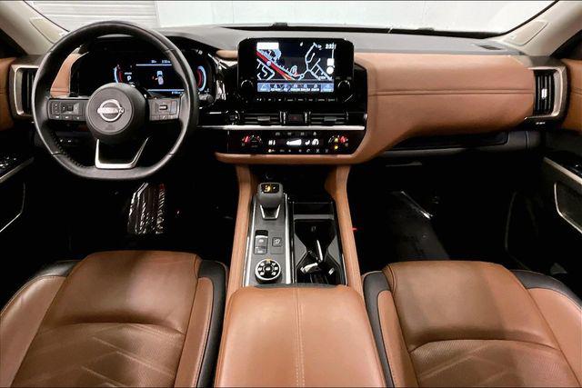 2025 Nissan Pathfinder Platinum 4WD