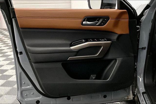 2025 Nissan Pathfinder Platinum 4WD