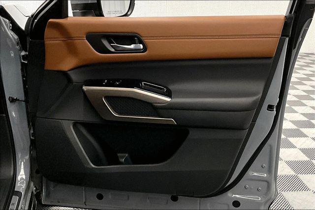 2025 Nissan Pathfinder Platinum 4WD