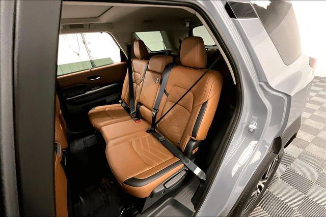 2025 Nissan Pathfinder Platinum 4WD