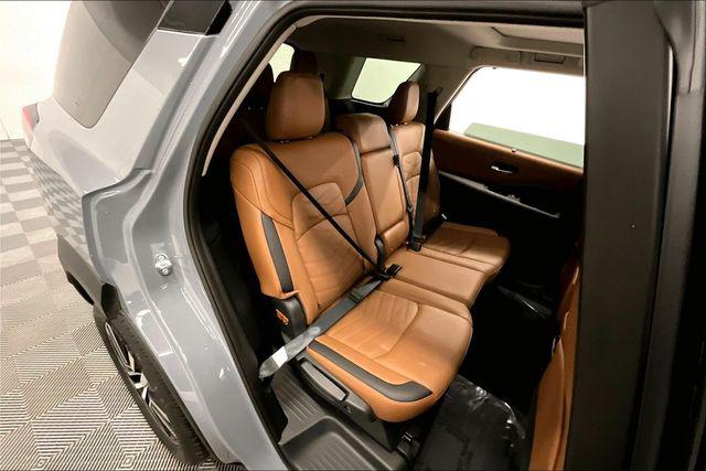 2025 Nissan Pathfinder Platinum 4WD