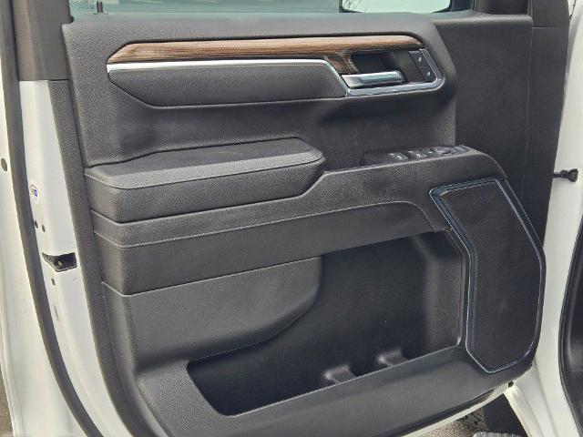 2023 Chevrolet Silverado 1500 4WD Crew Cab Short Bed RST
