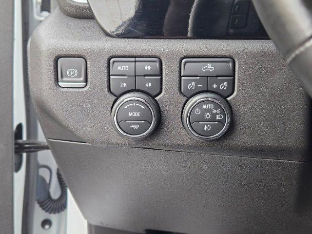 2023 Chevrolet Silverado 1500 4WD Crew Cab Short Bed RST