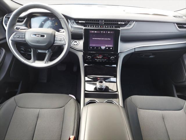 2025 Jeep Grand Cherokee GRAND CHEROKEE LAREDO X 4X2