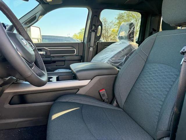 2026 Ram 2500 Big Horn Crew Cab 4x4 64 Box