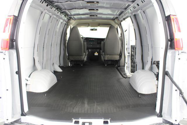 2026 Chevrolet Express Cargo Van 2500 Regular Wheelbase, WT, RWD