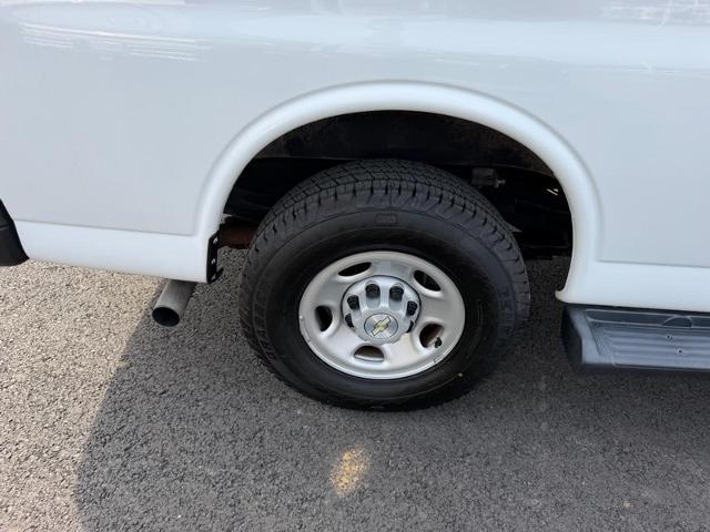 2022 Chevrolet Express Passenger RWD 3500 Extended Wheelbase LS
