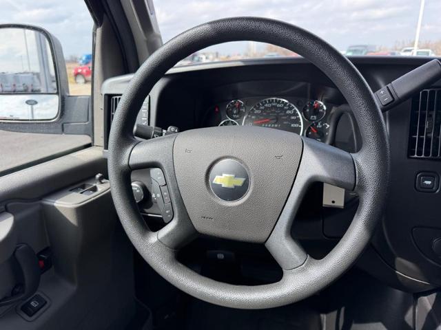 2022 Chevrolet Express Passenger RWD 3500 Extended Wheelbase LS