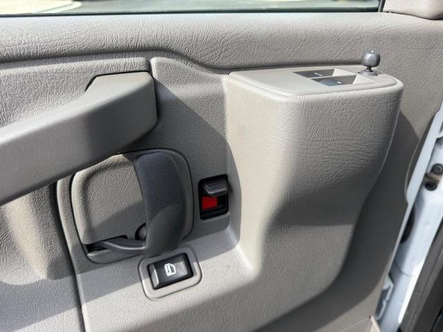 2022 Chevrolet Express Passenger RWD 3500 Extended Wheelbase LS