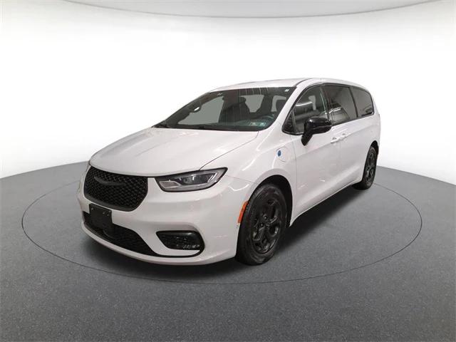 2024 Chrysler Pacifica Hybrid S Appearance Pkg