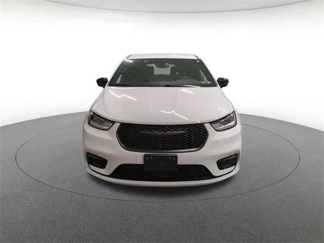 2024 Chrysler Pacifica Hybrid S Appearance Pkg