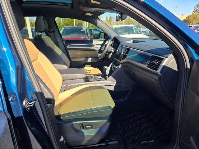 2023 Volkswagen Atlas Cross Sport 2.0T SEL R-Line Black