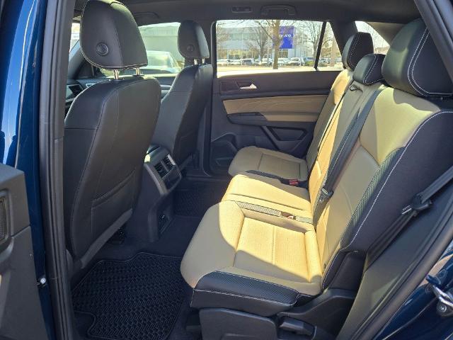 2023 Volkswagen Atlas Cross Sport 2.0T SEL R-Line Black