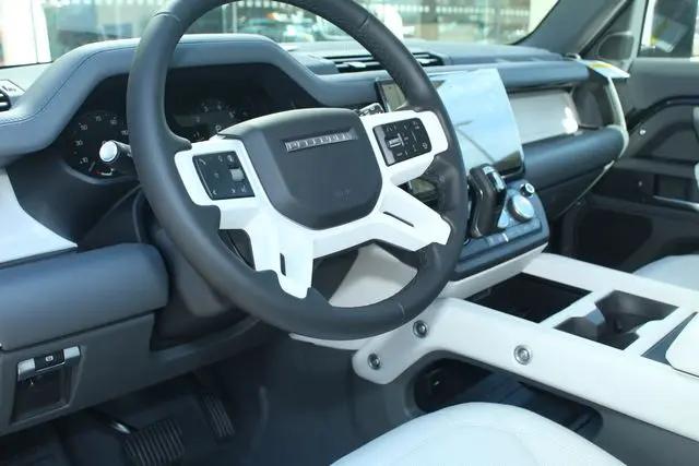 2026 Land Rover Defender P400 X-Dynamic SE