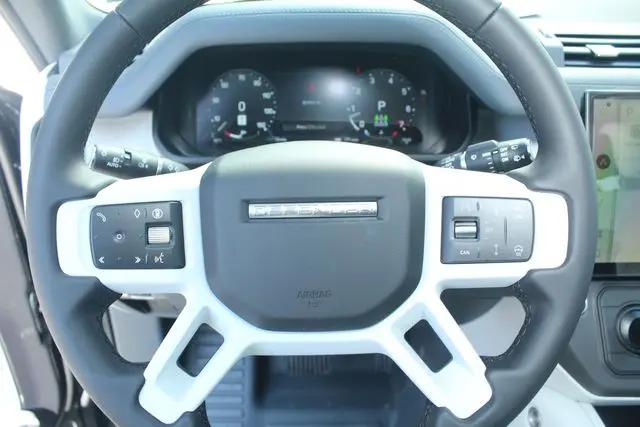 2026 Land Rover Defender P400 X-Dynamic SE