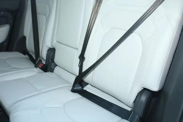 2026 Land Rover Defender P400 X-Dynamic SE