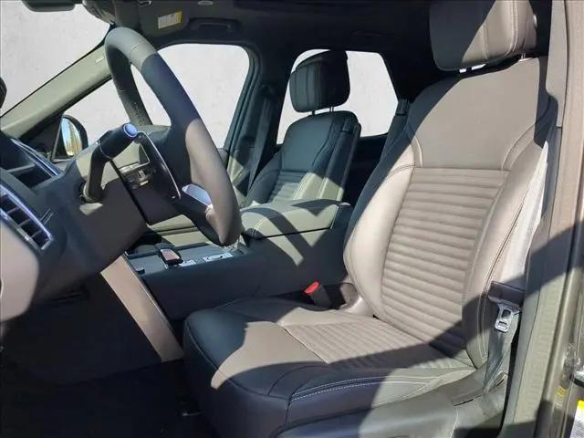 2026 Land Rover Discovery Dynamic SE
