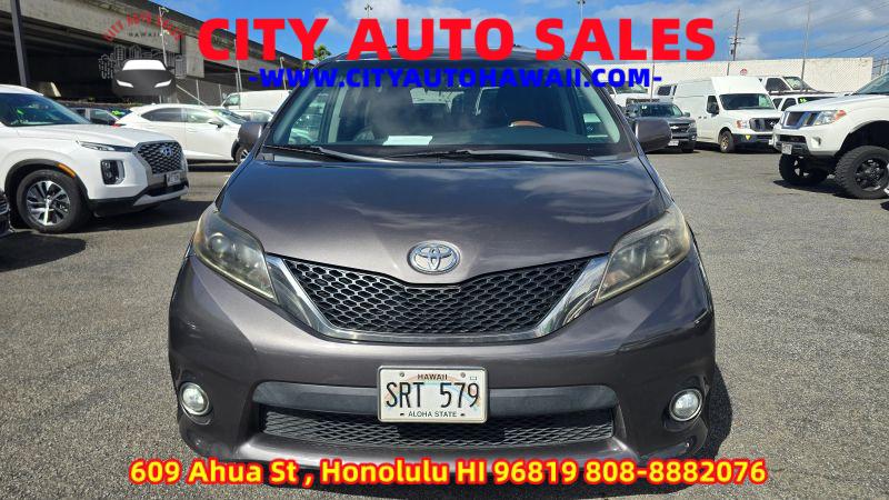 2015 Toyota Sienna SE Premium 8 Passenger
