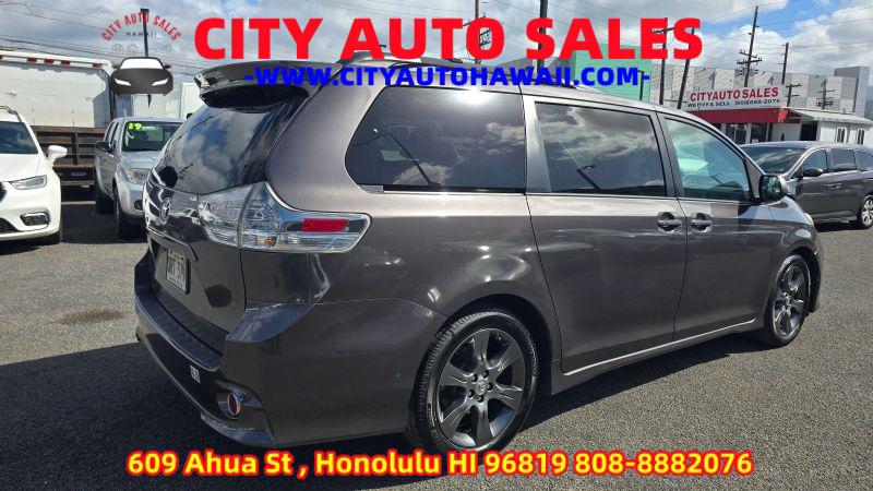 2015 Toyota Sienna SE Premium 8 Passenger