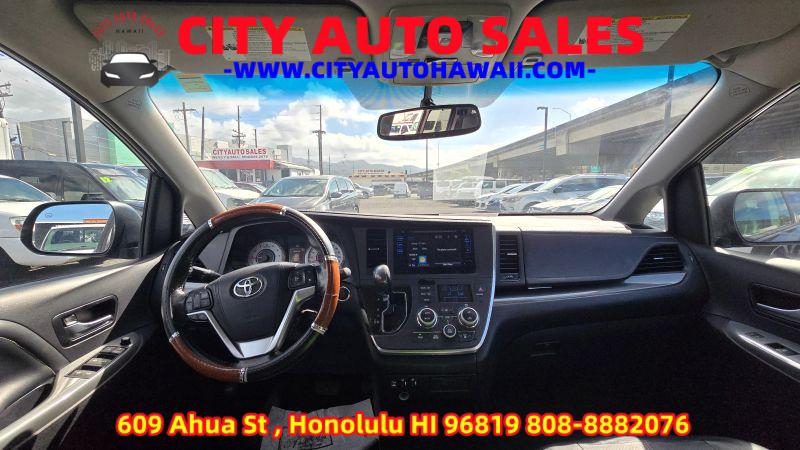 2015 Toyota Sienna SE Premium 8 Passenger
