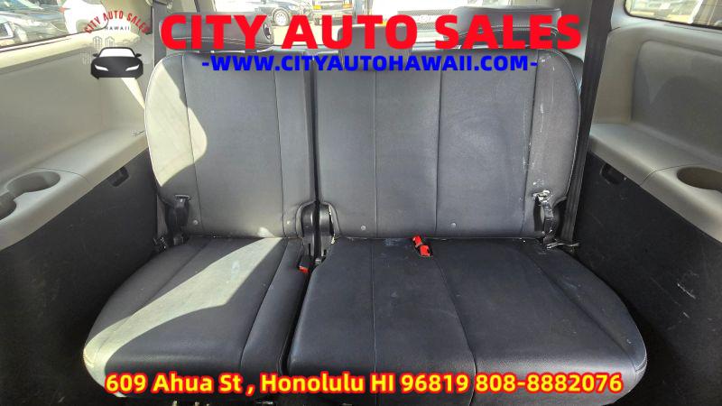 2015 Toyota Sienna SE Premium 8 Passenger