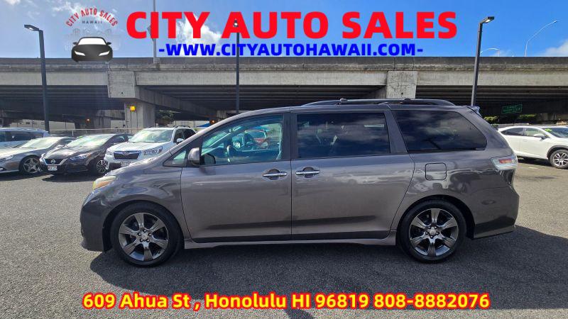 2015 Toyota Sienna SE Premium 8 Passenger